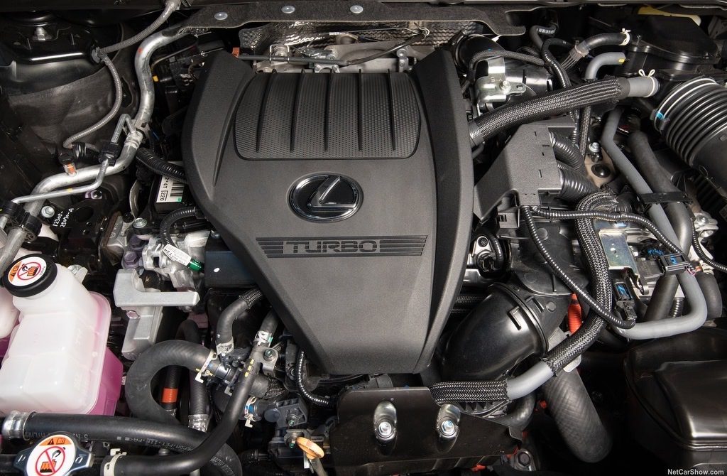 Lexus RX350 Premium sử dụng động cơ 2.4 Turbo mạnh mẽ Lexus RX350 Premium sử dụng động cơ 2.4 Turbo mạnh mẽ