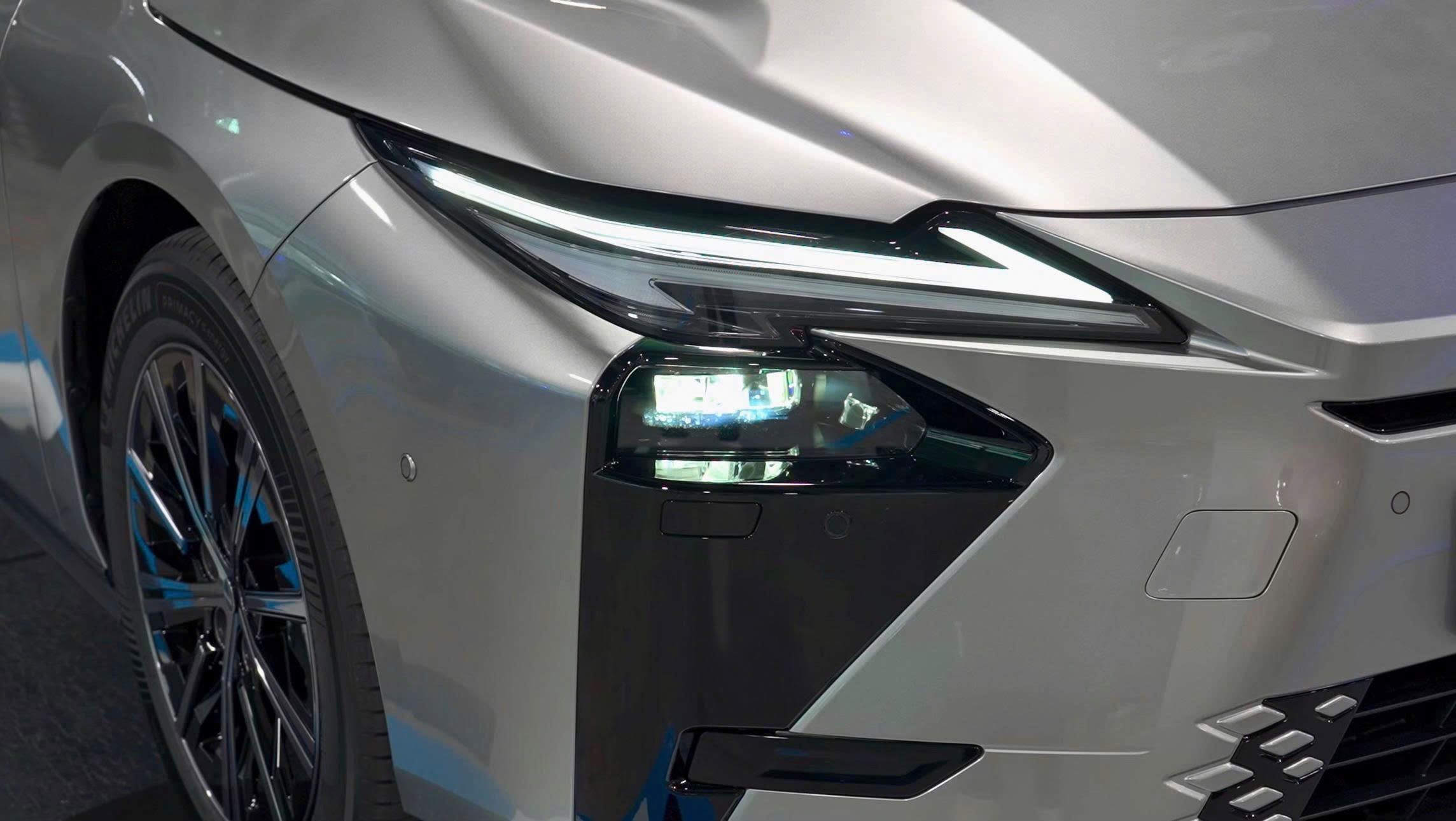 Lexus ES350h 2026 - Ảnh 8